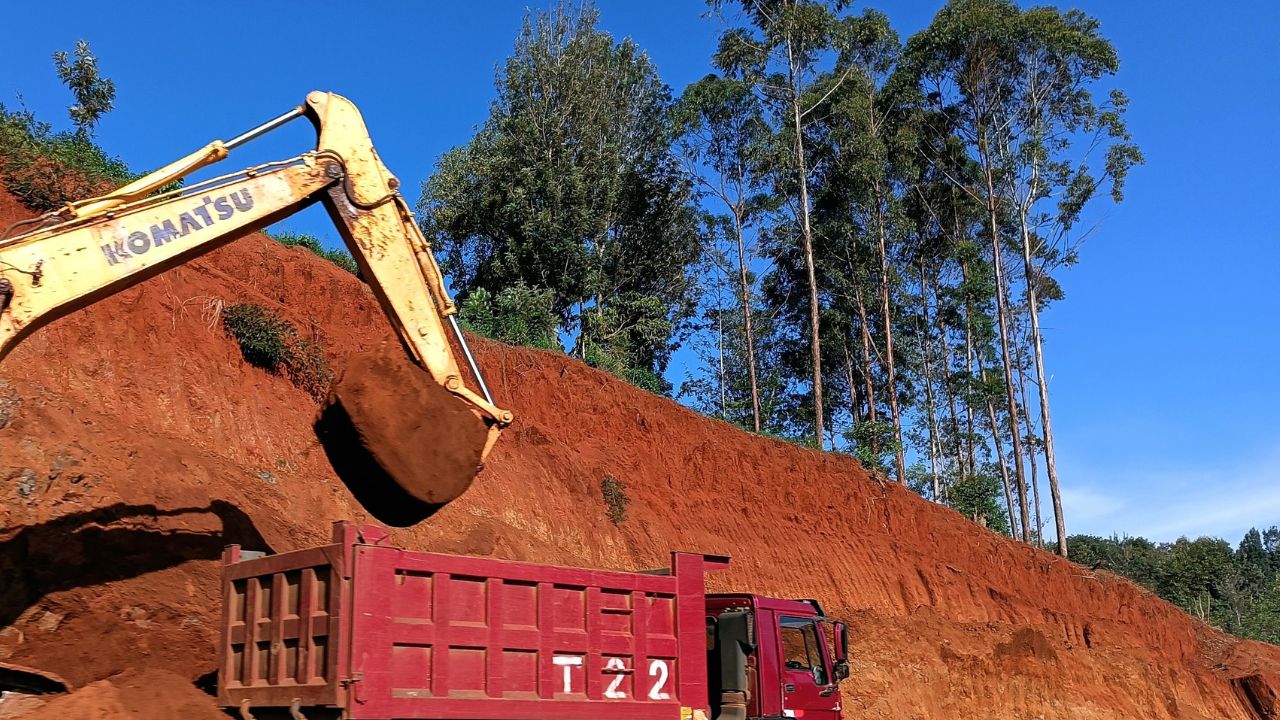 The Red Earth Between Us 